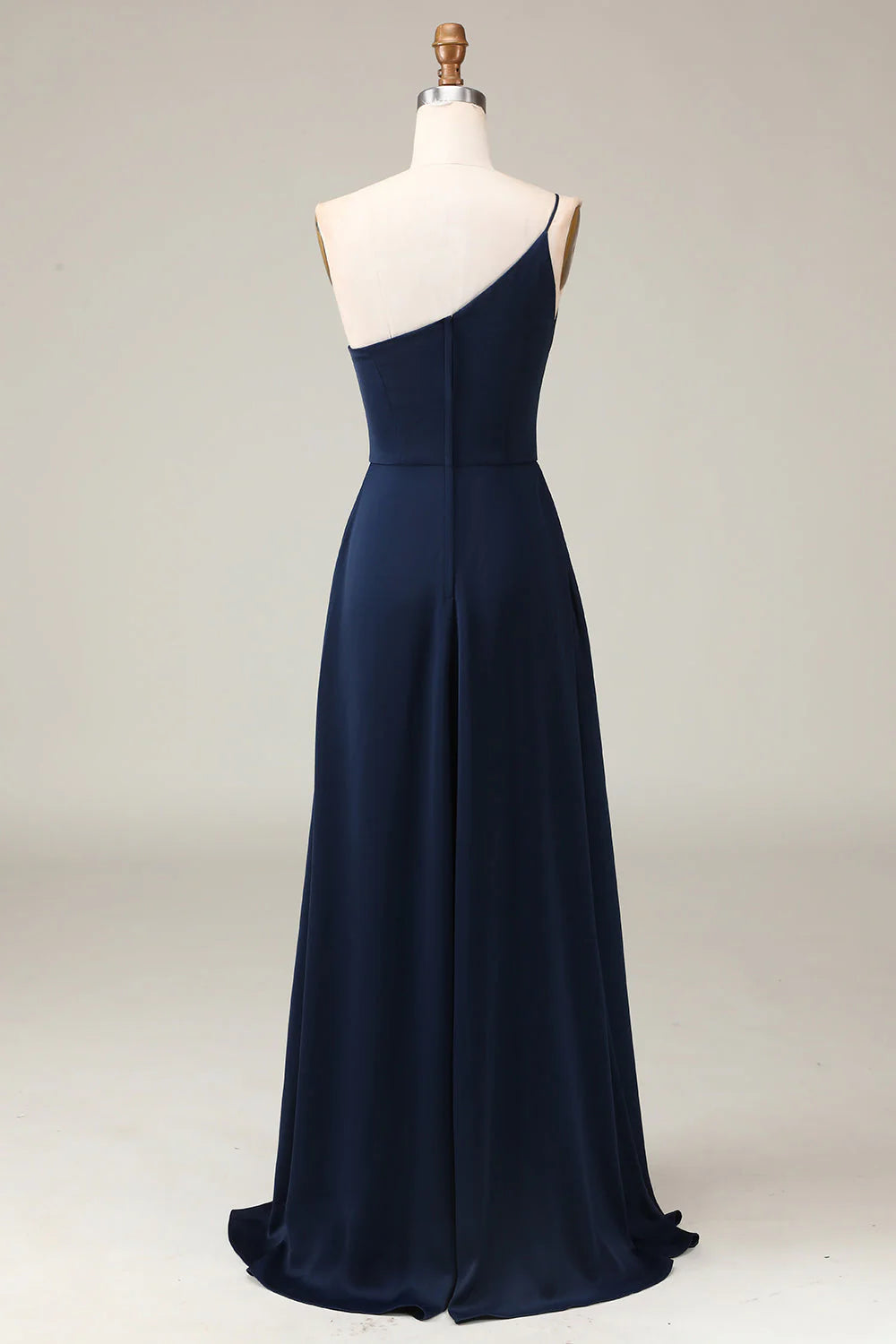 Vestido de dama de honor de gasa con corte en A y un hombro hasta el suelo
